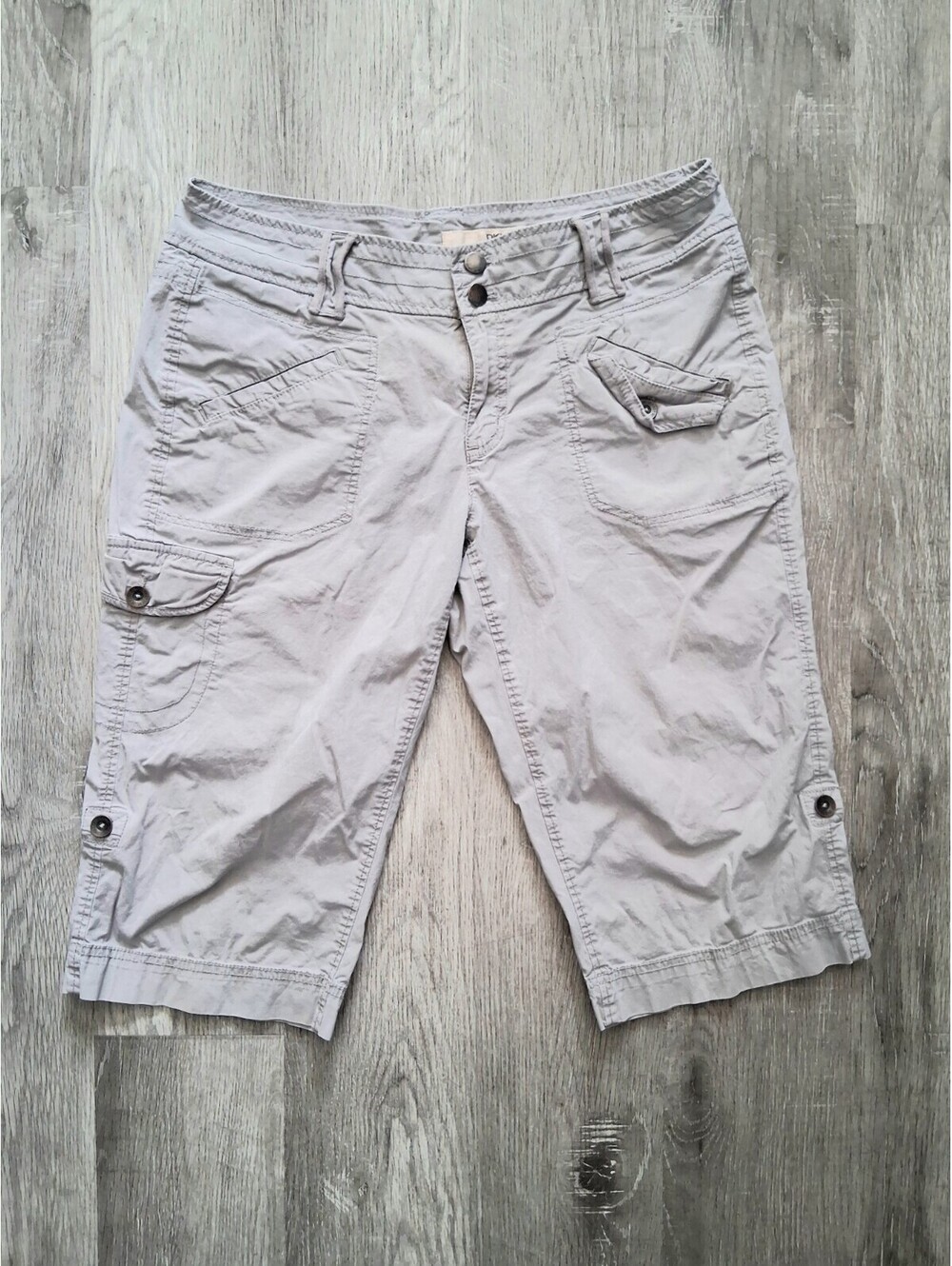 DKNY Jeans Grey Utility Cargo Capri Pants Women's 12, 32x15 Stretch Gorpcore Y2K